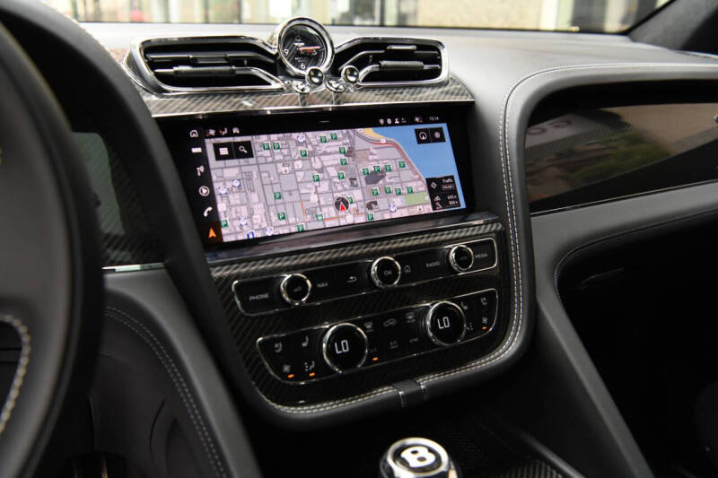 2024 Bentley Bentayga Azure V8