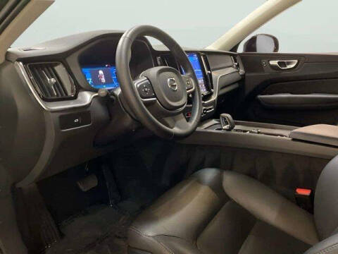 2025 Volvo XC60 B5 Core Dark Theme