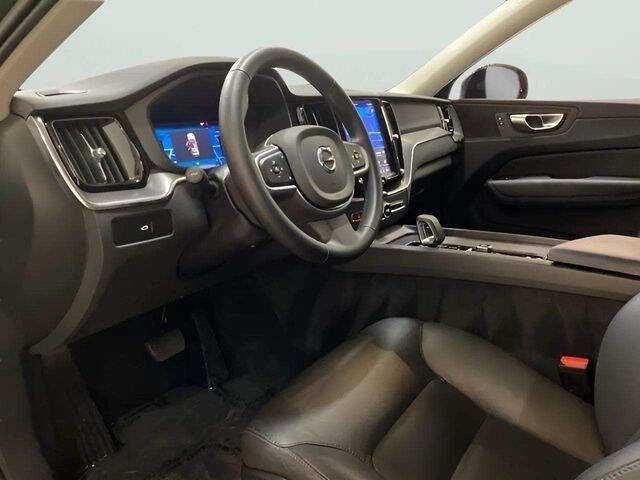 2025 Volvo XC60 B5 Core Dark Theme