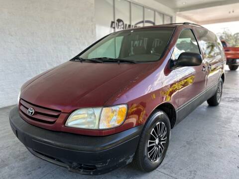 2003 Toyota Sienna for sale at Powerhouse Automotive in Tampa FL