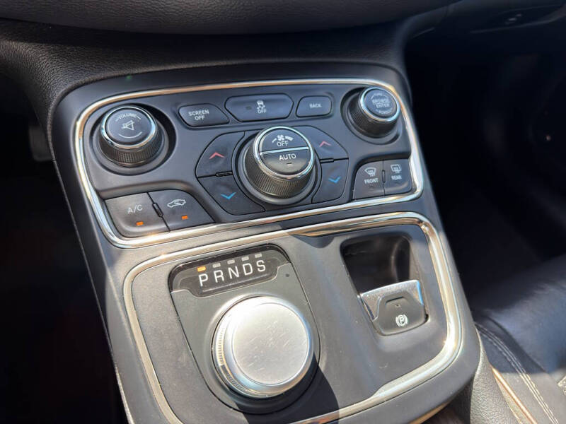 2015 Chrysler 200 C