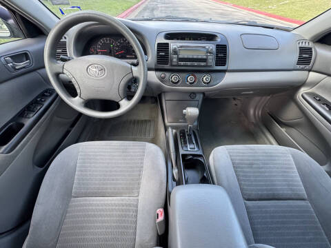 2005 Toyota Camry Standard