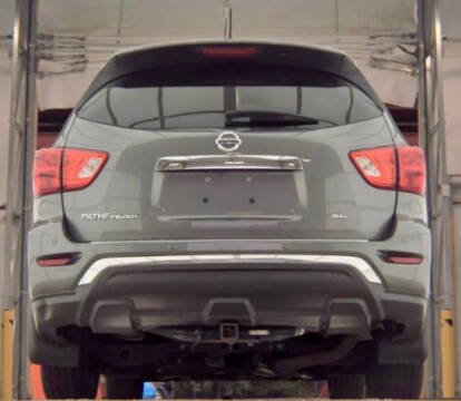 2017 Nissan Pathfinder SL