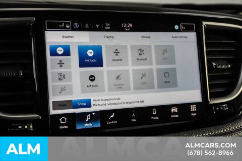 2024 Chrysler Pacifica Plug-In Hybrid Select