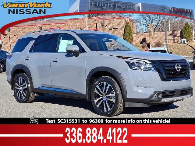 2025 Nissan Pathfinder Platinum