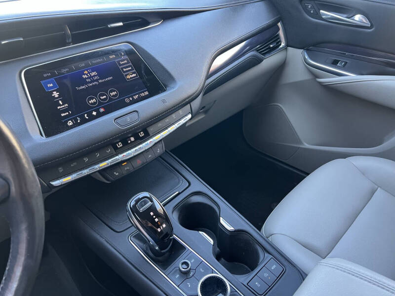 2021 Cadillac XT4 Luxury