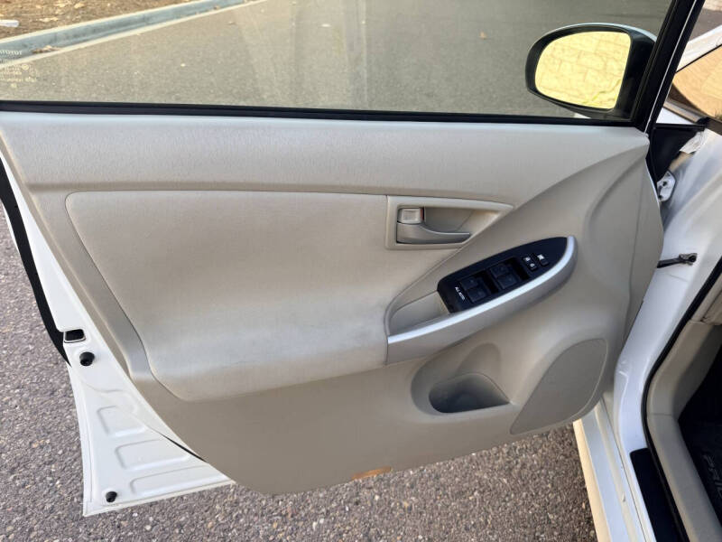 2012 Toyota Prius Two