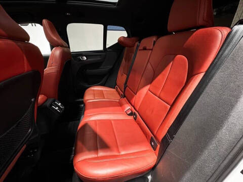 2019 Volvo XC40 T5 Momentum