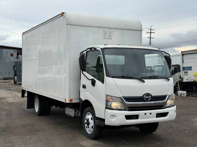 2013 Hino 195