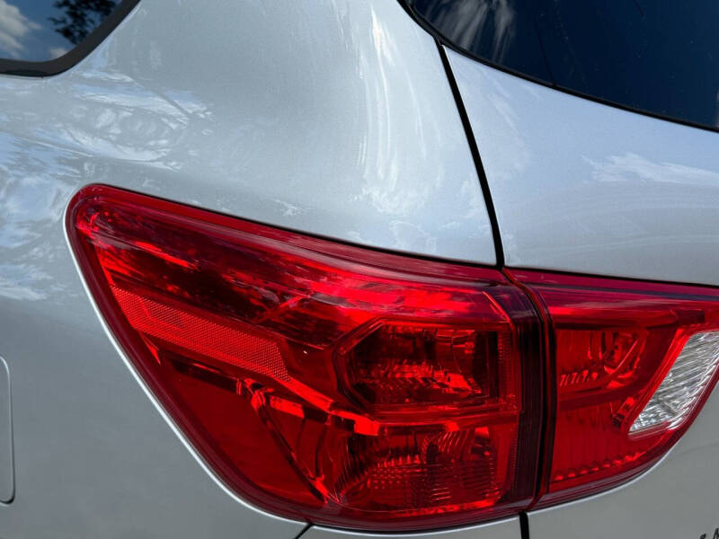 2019 Nissan Pathfinder SV