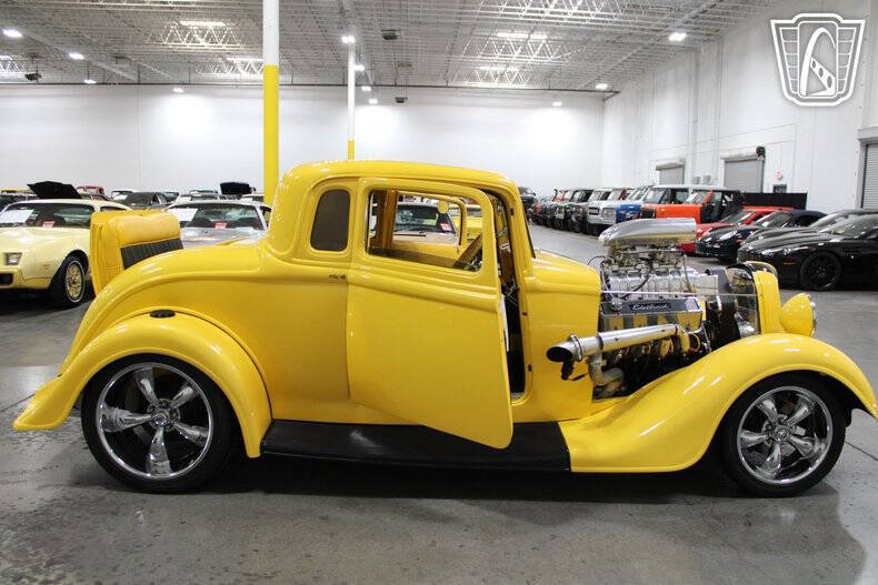 1933 Plymouth 5 Window