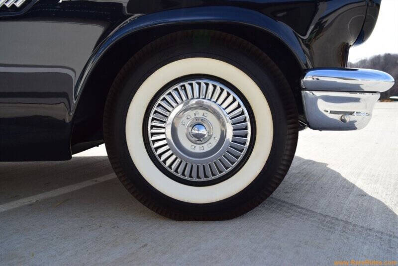 1957 Ford Thunderbird