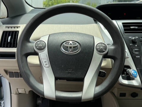 2013 Toyota Prius v Two