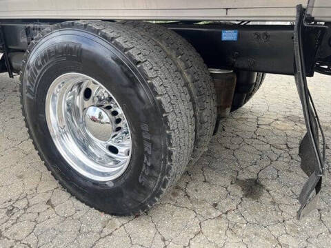 2009 Peterbilt 335
