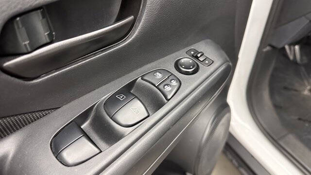 2022 Nissan Kicks S