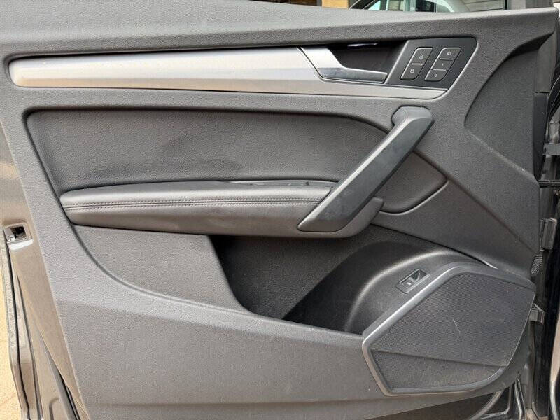 2020 Audi Q5 quattro Titanium Prem Pl 45 TFSI