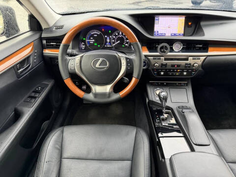 2013 Lexus ES 300h