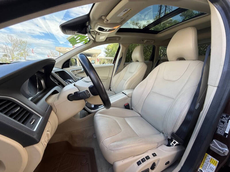 2016 Volvo XC60 T5 Drive-E Platinum