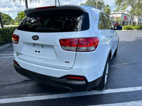 2017 Kia Sorento LX