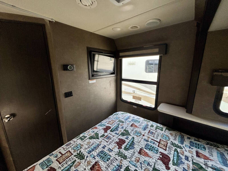 2017 Thor Motor Coach Compass 23TB