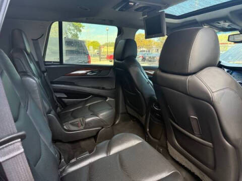 2016 Cadillac Escalade Luxury Collection