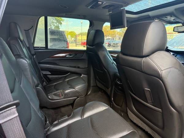 2016 Cadillac Escalade Luxury Collection