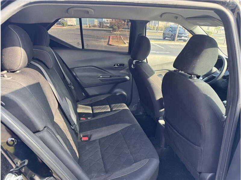 2020 Nissan Kicks SV