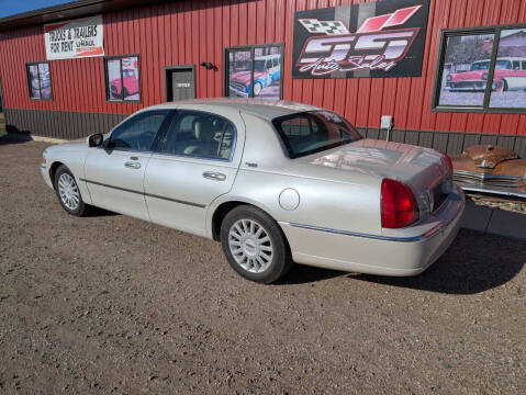 2005 Lincoln Town Car Signature Limited
