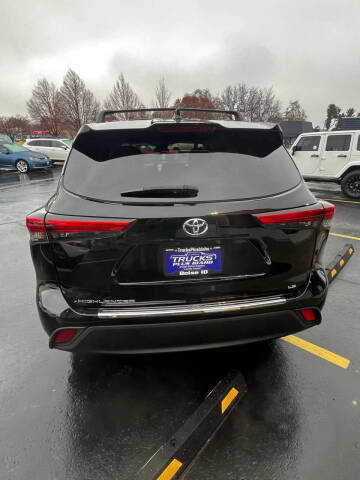2020 Toyota Highlander LE