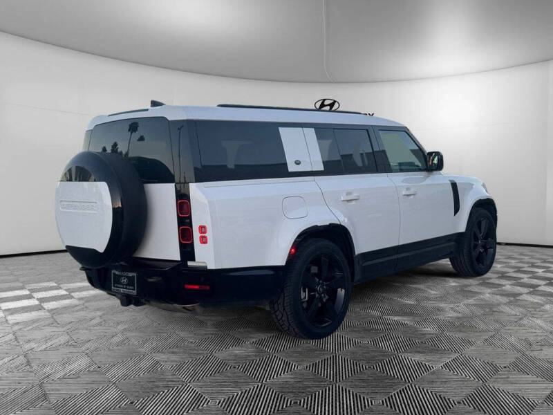 2024 Land Rover Defender 130 P400 X-Dynamic SE