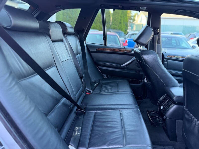 2005 BMW X5 3.0i