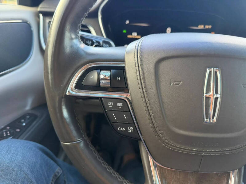 2019 Lincoln Continental Select