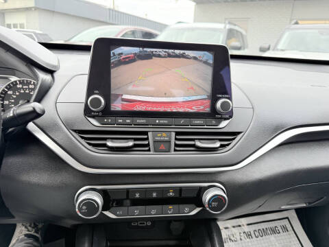 2022 Nissan Altima 2.5 SV