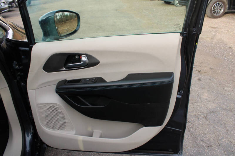 2021 Chrysler Pacifica Touring L