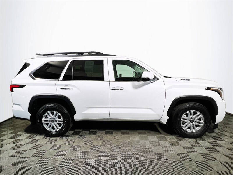 2024 Toyota Sequoia SR5