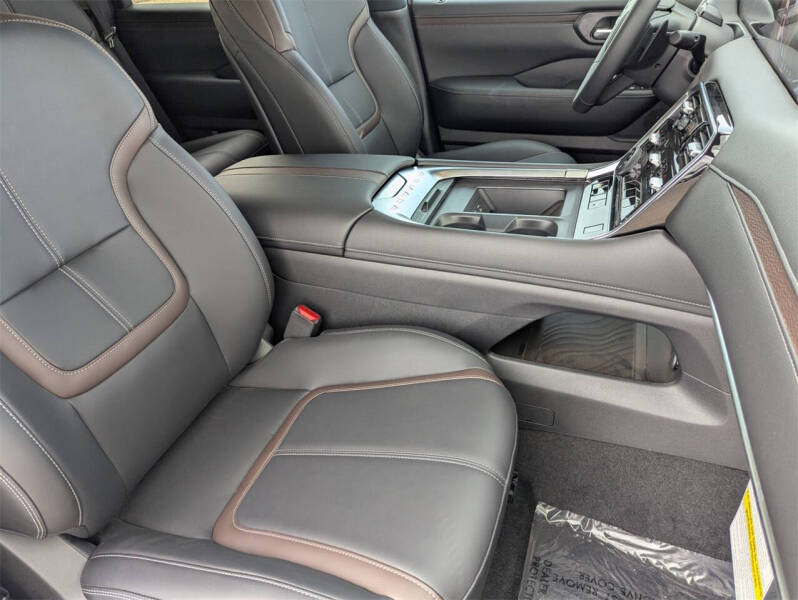 2025 Nissan Armada SL