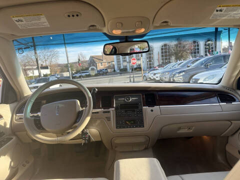 2007 Lincoln Town Car Signature