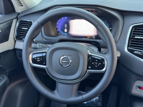 2024 Volvo XC90 Recharge T8 Ultimate Bright Theme 7P