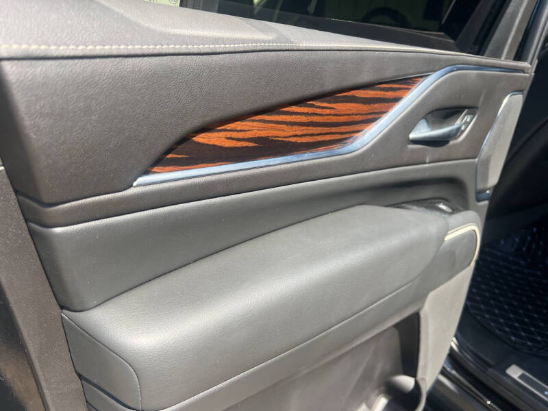 2022 Cadillac Escalade ESV Premium Luxury