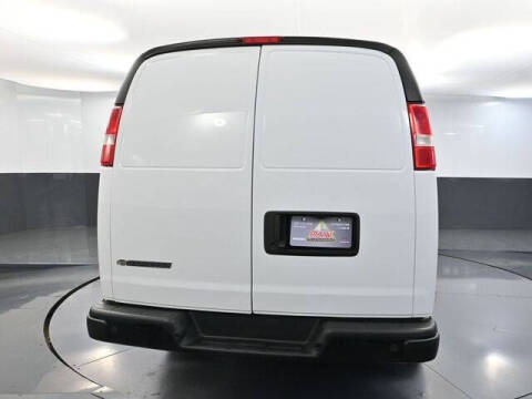 2022 Chevrolet Express 2500