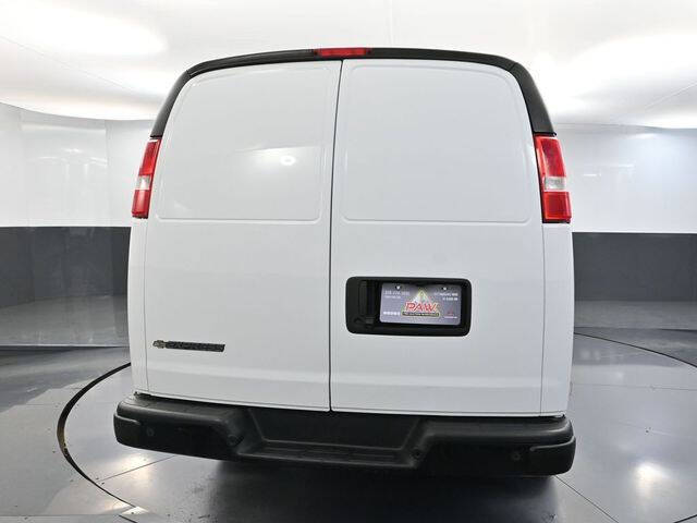 2022 Chevrolet Express 2500