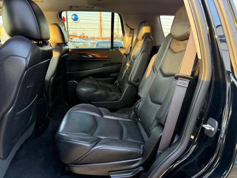 2016 Cadillac Escalade Luxury Collection