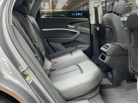 2021 Audi e-tron quattro Premium Plus