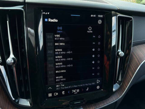 2023 Volvo XC60 B5 Ultimate Bright Theme