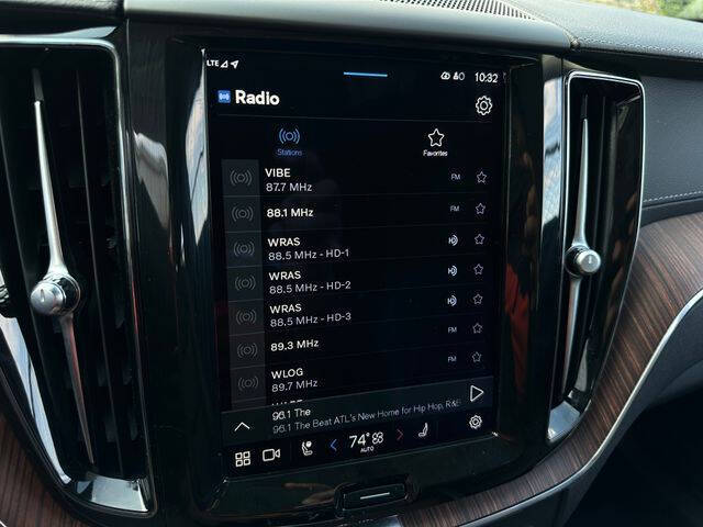 2023 Volvo XC60 B5 Ultimate Bright Theme