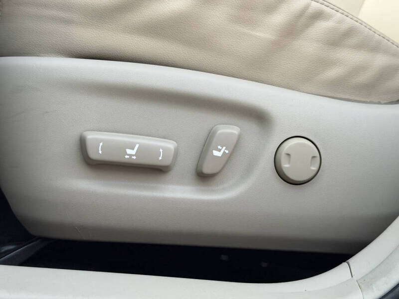 2013 Toyota Prius Four
