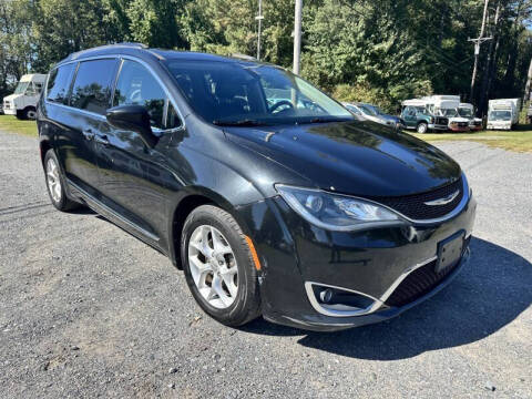 2017 Chrysler Pacifica Touring-L