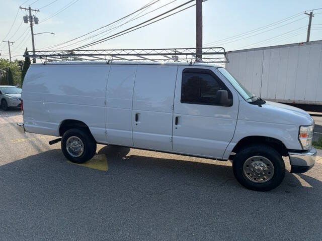 2013 Ford E-Series E-350 SD