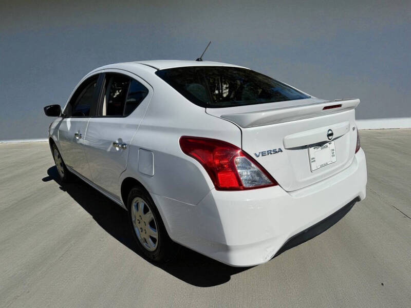 2019 Nissan Versa SV