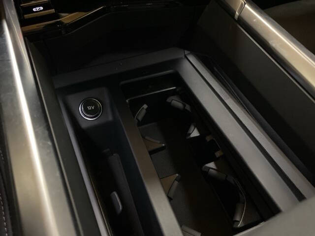 2024 Audi Q8 e-tron quattro Premium Plus